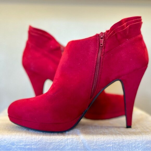 Impo Red Ruffled Heels - Picture 2 of 9